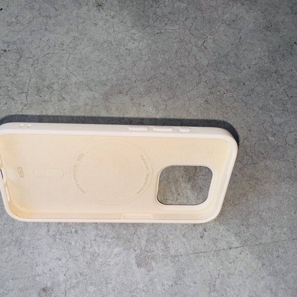 ESR Mobile Silicone Case for iPhone 15+ with MagSafe, Supports Magnetic Charging - Picture 5 of 5